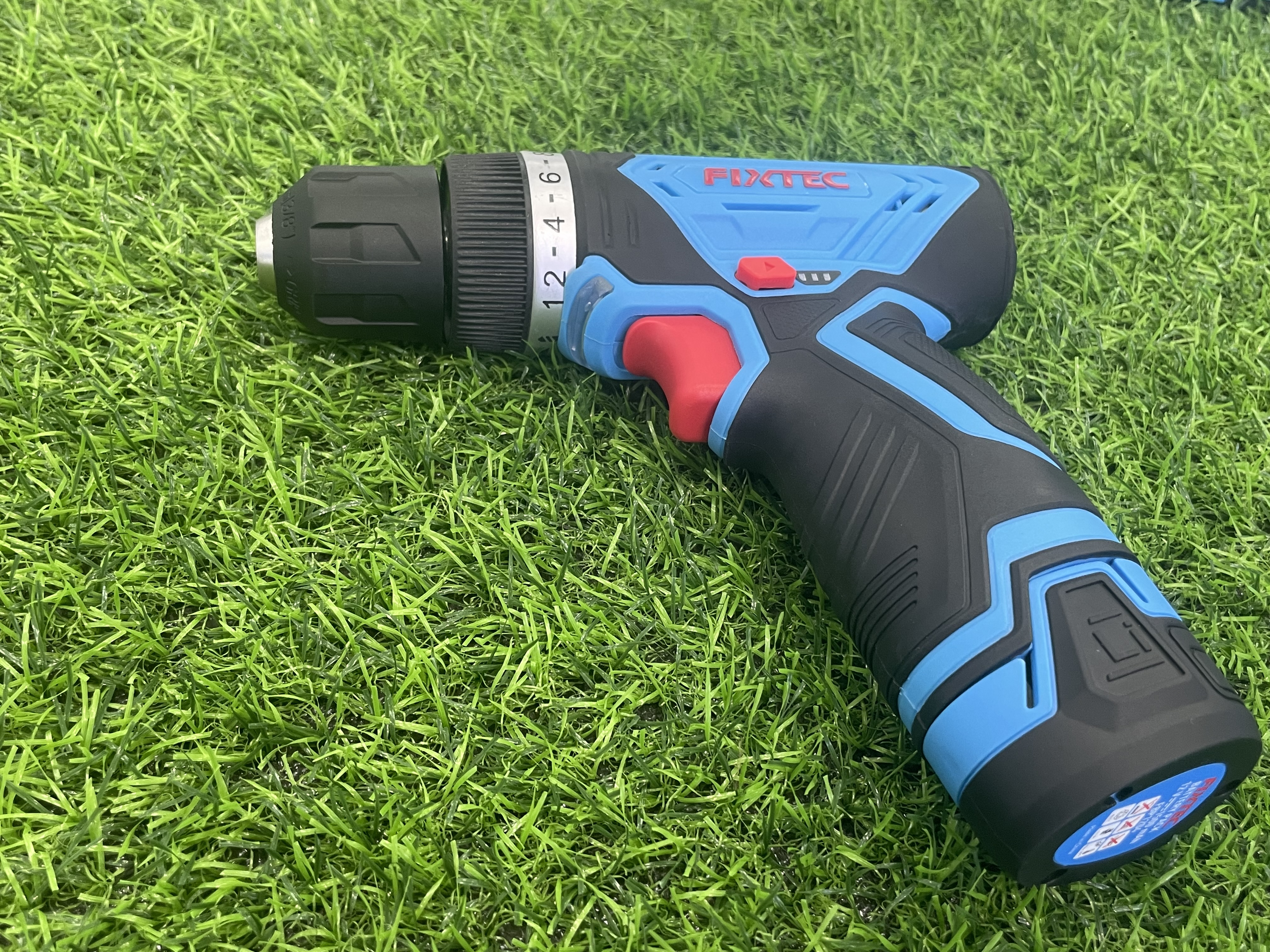 kompakter Akku-Bohrschrauber